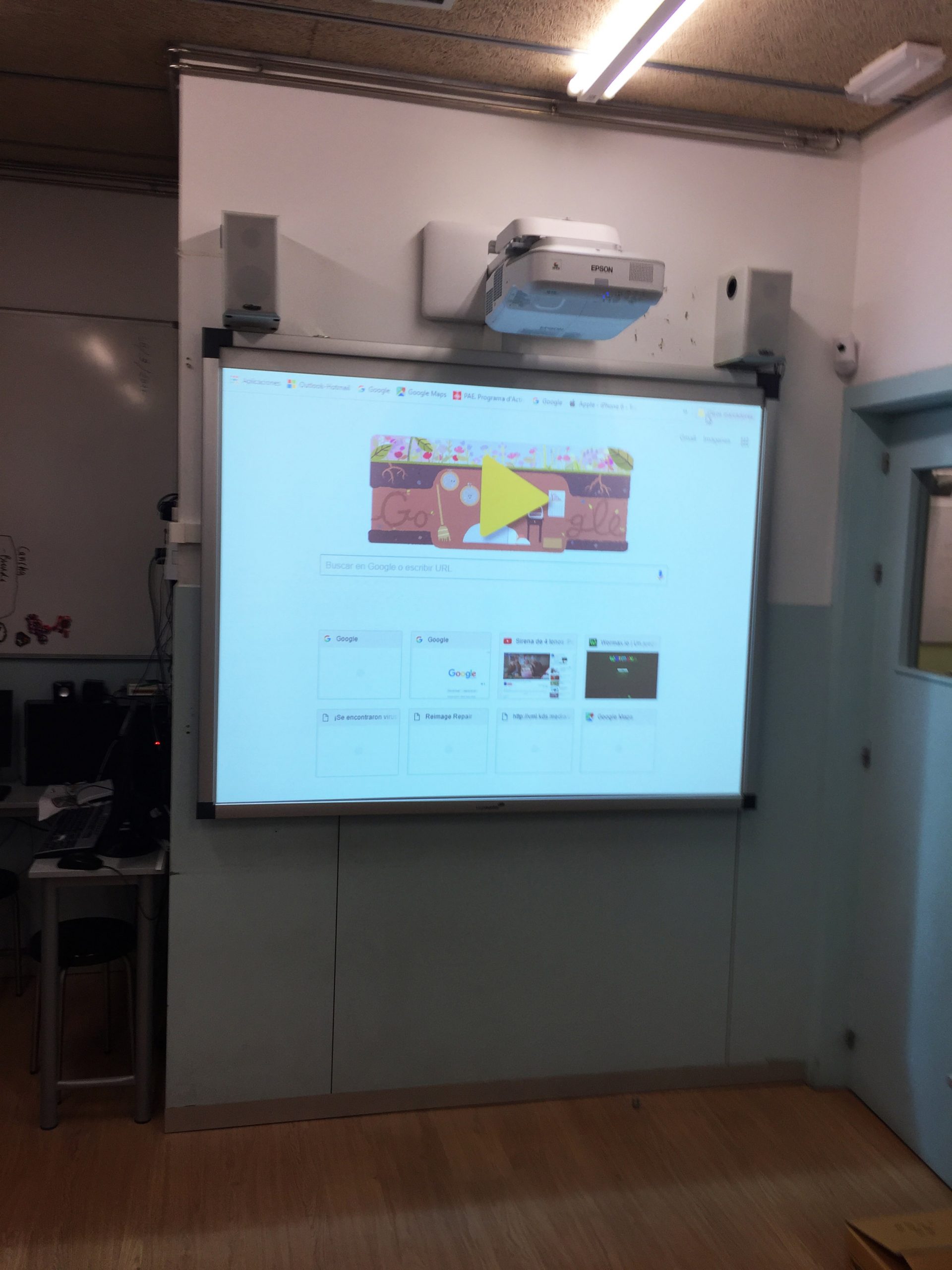 Pizarra digital táctil para aula educación especial